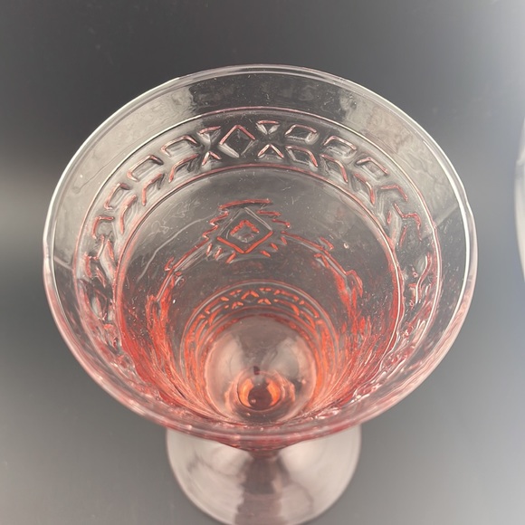 Mikasa Studio Nova Adirondack Southwestern Pink Wine Glass Goblet Lot of 2 - Picture 4 of 5